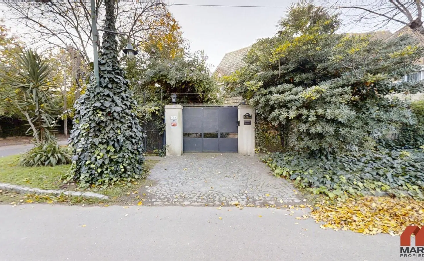 Casa en Venta de 9 Ambientes en San Isidro con Parque, Pileta, Parrilla, Playroom y Cochera 4