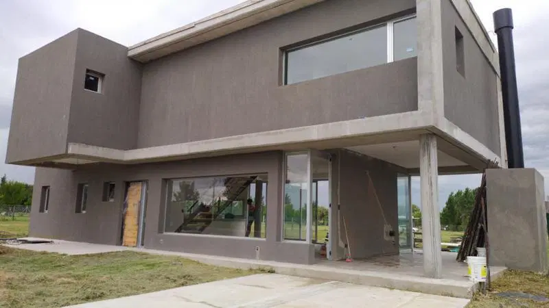 Casa en Venta de 5 Ambientes en Pilar con Suite y Escritorio 1