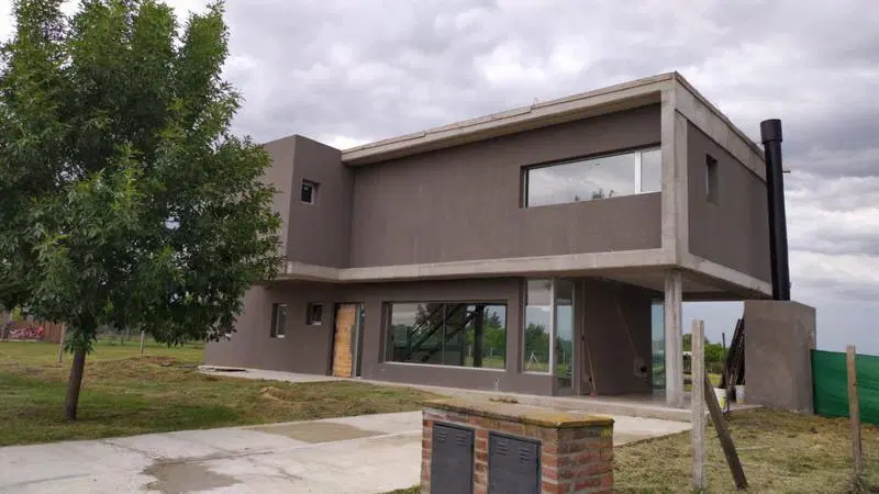 Casa en Venta de 5 Ambientes en Pilar con Suite y Escritorio 4