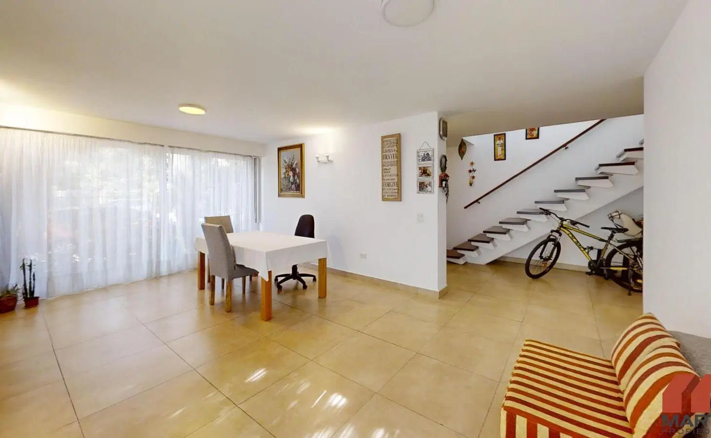 Casa en Venta de 5 Ambientes estilo racionalista con Patio y Terraza en Martinez 5