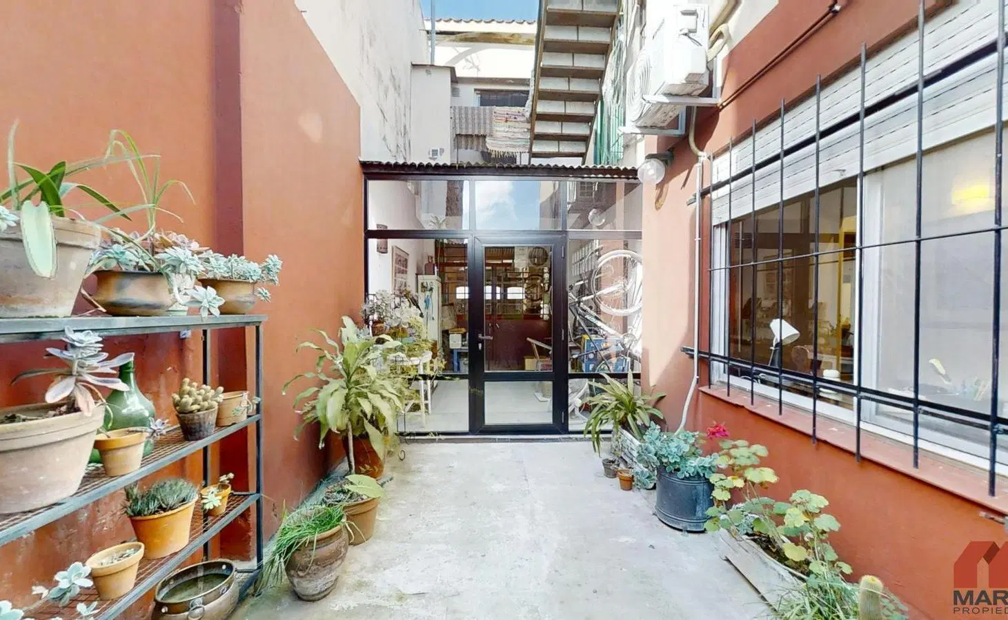PH en Venta de 4 Ambientes en Beccar con Patio y Jardin de Invierno 3