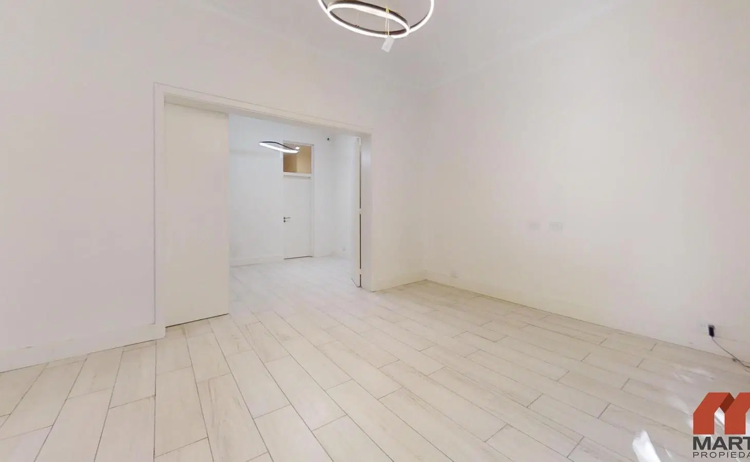 Oficina PH en Venta en Olivos en primer piso, 4 Ambientes con Balcon 2