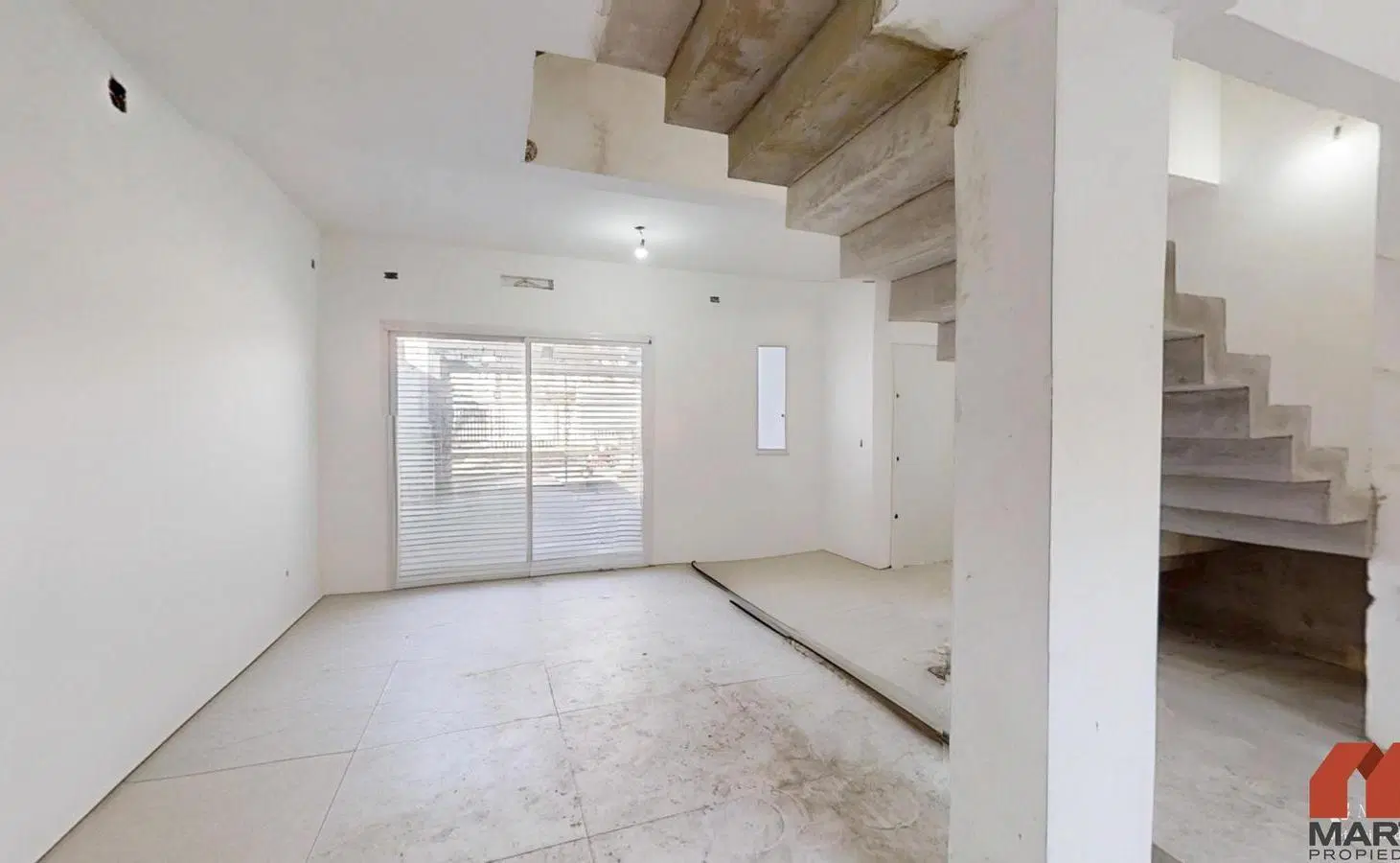 Casa Duplex en Venta de 3 Ambientes en Olivos con Cochera y Balcón Terraza 4