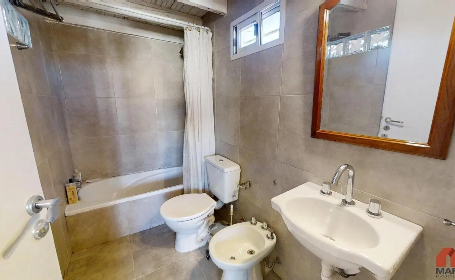 Dúplex en Venta de 3 Ambientes en Martinez con Suite, Patio y Parrilla 4