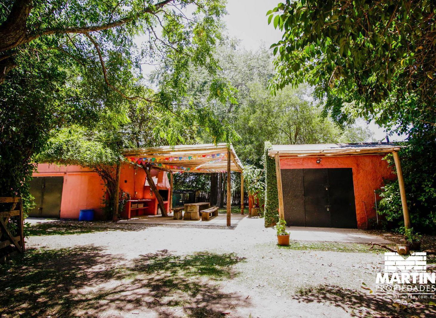 Casa Chacra en Venta en Capilla Del Señor Lote 17.745 m2 con Pileta y Bosque