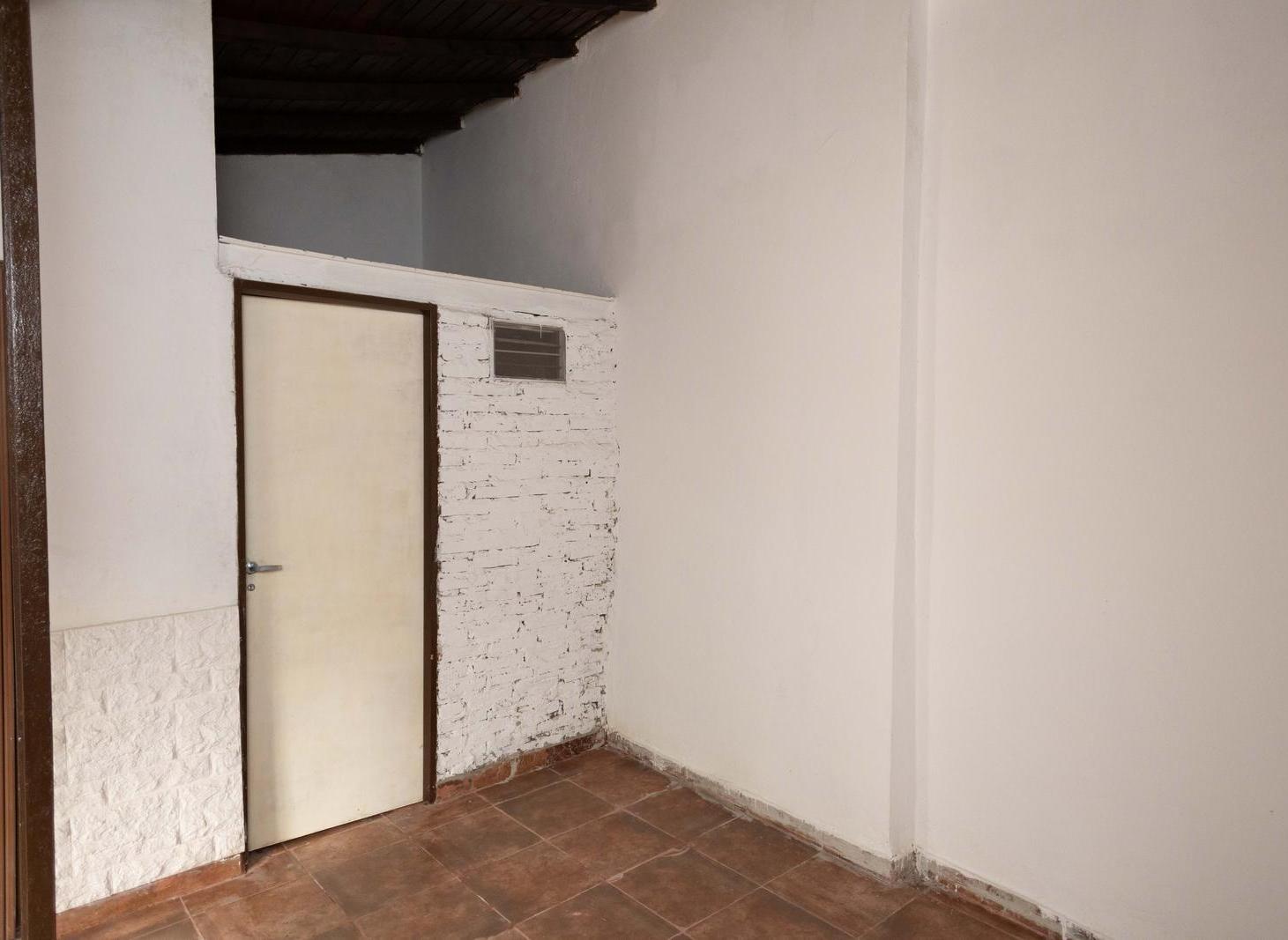 Foto de PH en Alquiler en Villa Adelina de 2 Ambientes con Patio, imagen 1