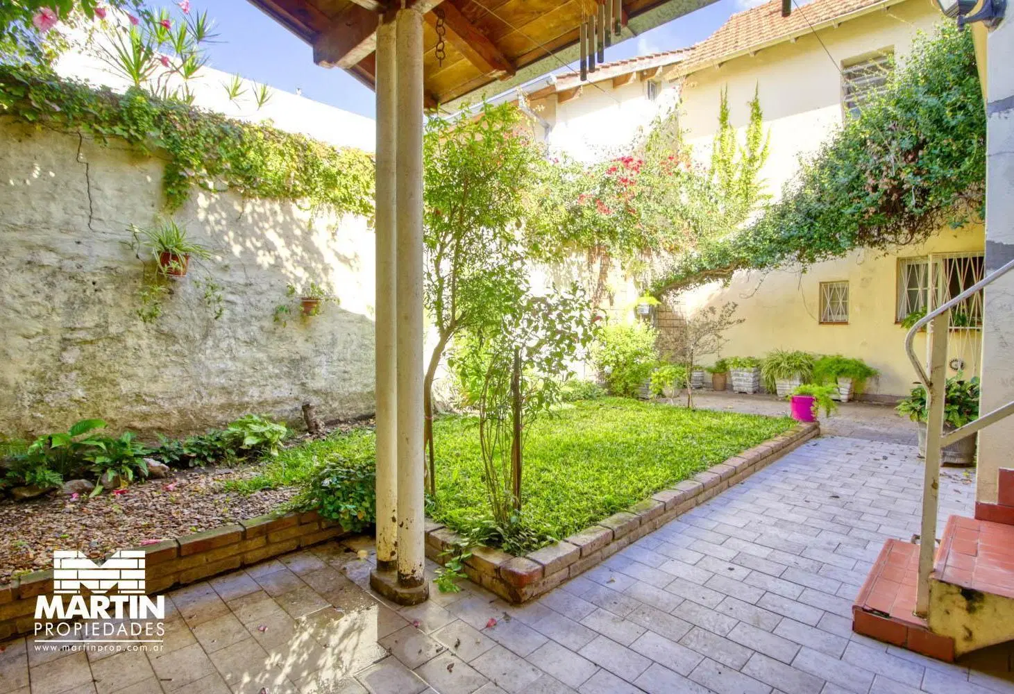 Casa 4 amb con jardín y quincho en Martínez 5