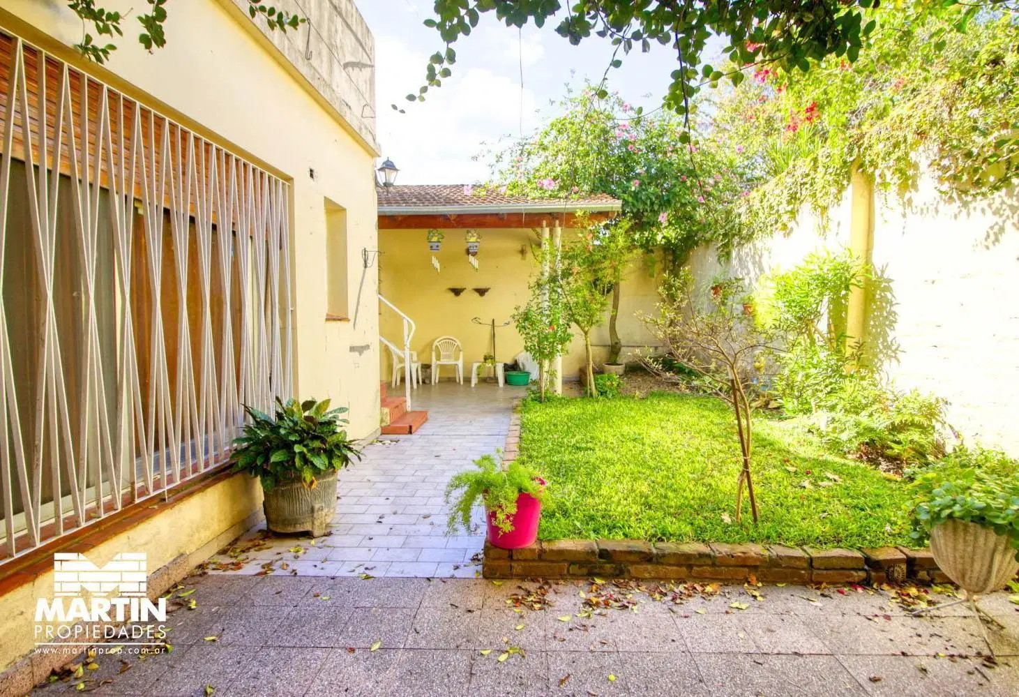 Casa 4 amb con jardín y quincho en Martínez 3