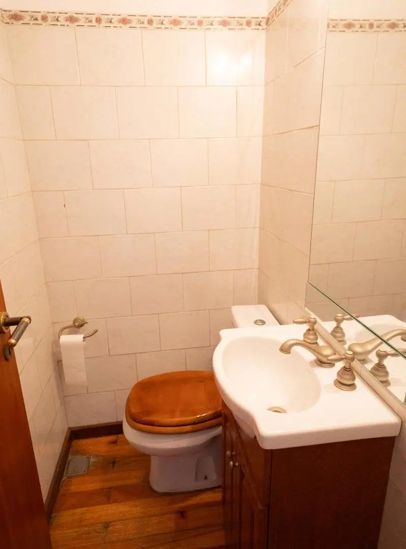Casa en Alquiler de 5 Ambientes en Olivos con Pileta y Parrilla 2