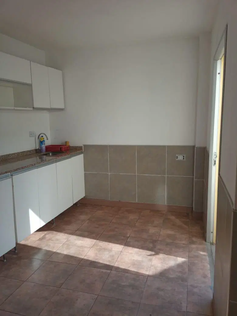 Departamento PH 2 ambientes por escalera con patio. 1