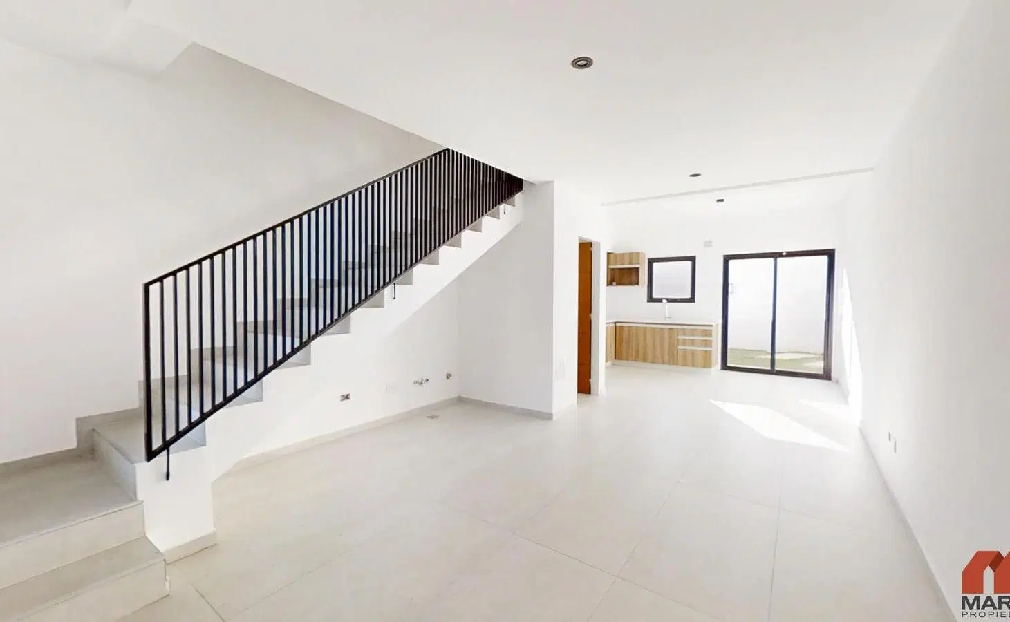 Casa en Venta de 4 Ambientes de Olivos con Balcón Terraza y Jardín 2