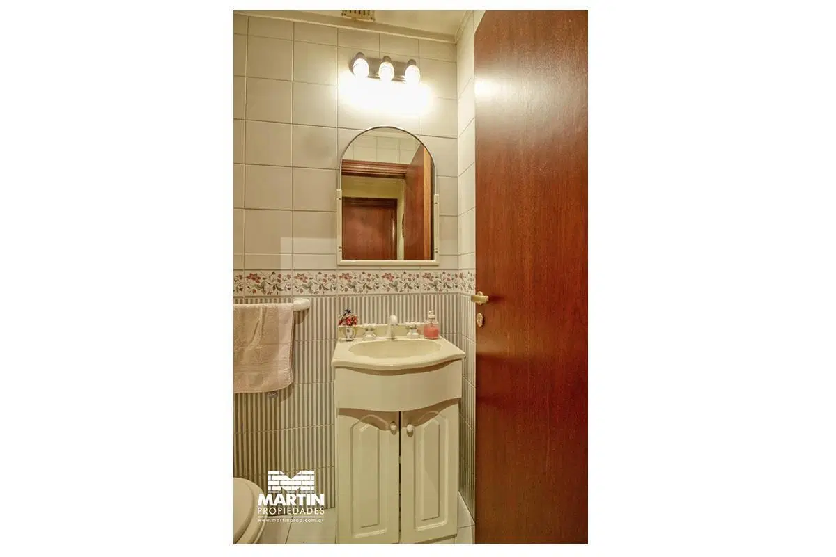 Casa Dúplex en Venta de 6 Ambientes en Martínez con Suite, Playroom, Jardín, Parrilla y Cochera 8