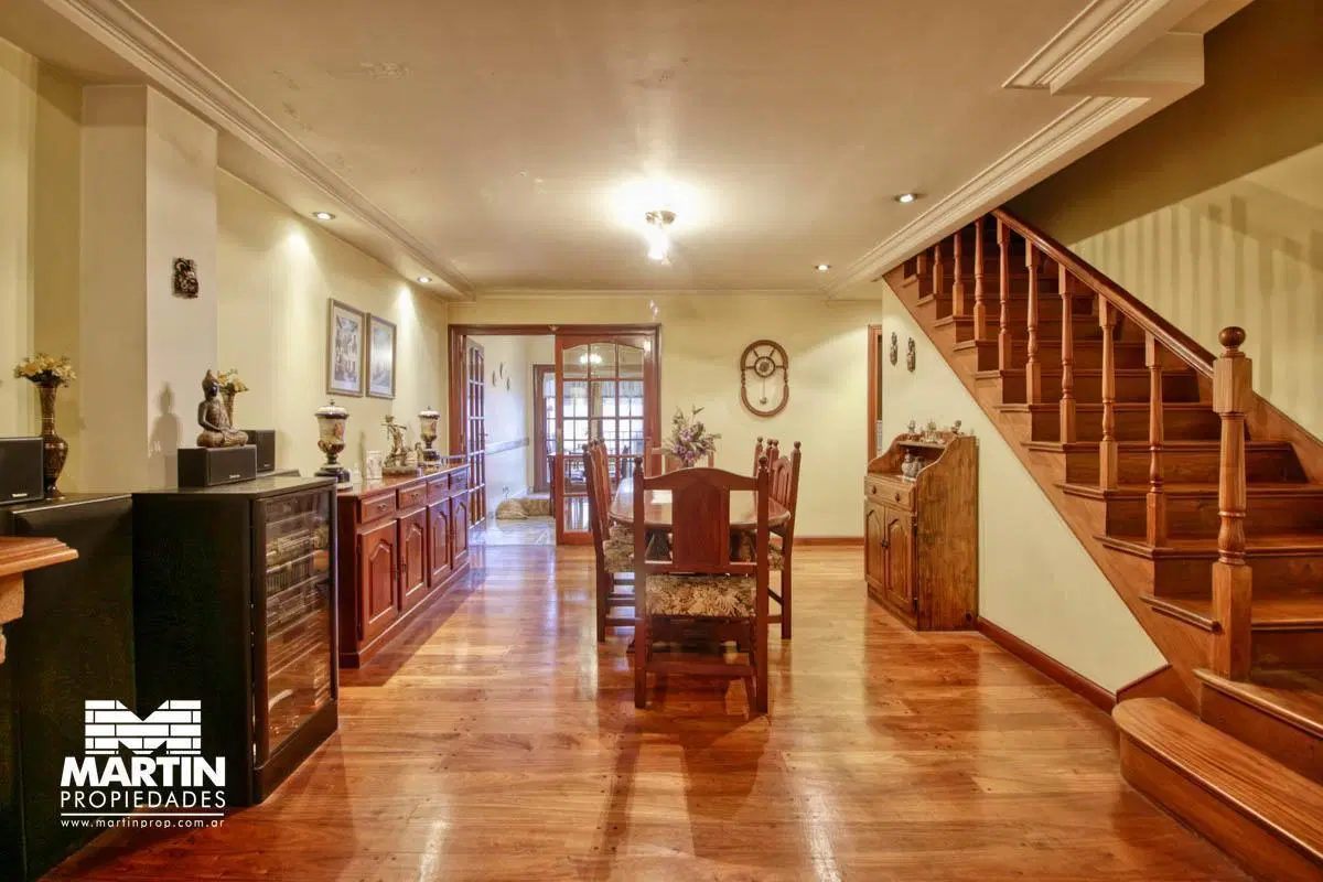 Casa Dúplex en Venta de 6 Ambientes en Martínez con Suite, Playroom, Jardín, Parrilla y Cochera 4