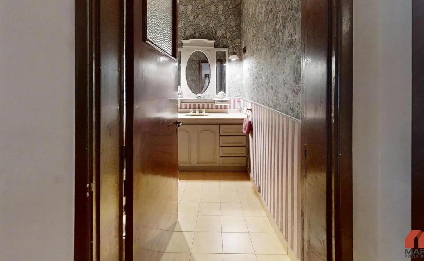 Casa en Venta de 5 Ambientes en Olivos con Jardín y Pileta 3