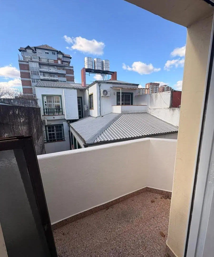 Departamento en Alquiler de 3 Ambientes en San Isidro con Balcón 8