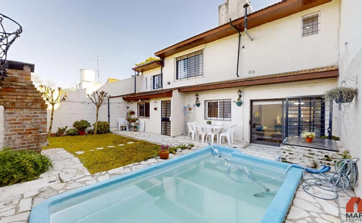 Casa en Venta de 5 Ambientes en Olivos con Jardín y Pileta 3
