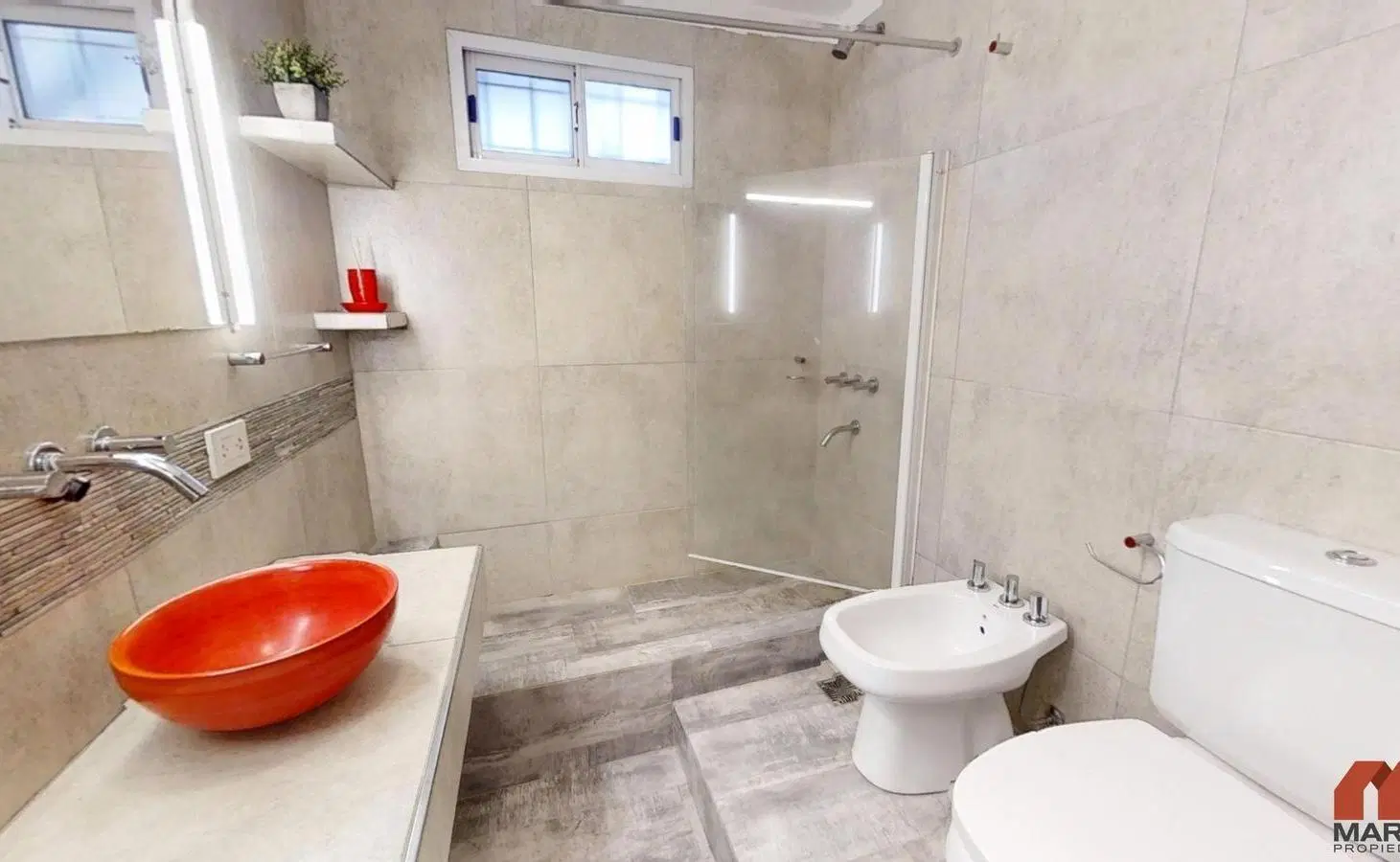 Casa en Venta de 5 Ambientes en Olivos con Jardín y Pileta 5
