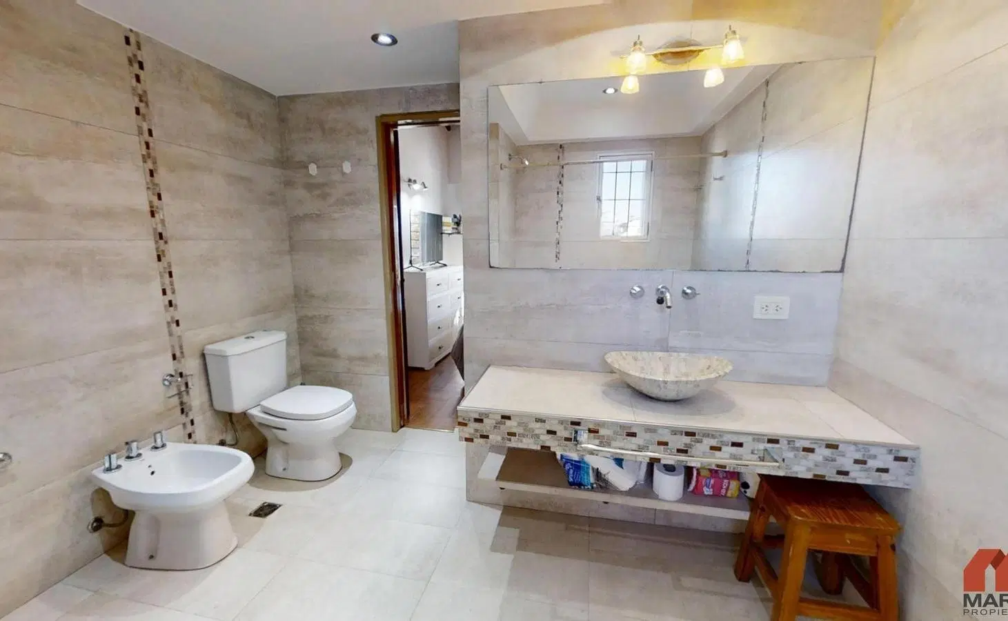 Casa en Venta de 5 Ambientes en Olivos con Jardín y Pileta 8