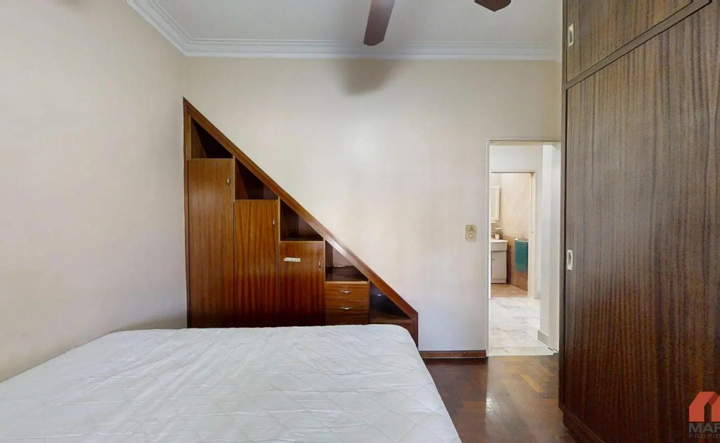 Casa en venta en Olivos 5 ambientes suite con dependencia jardín patio cochera. Barrio Golf. 2