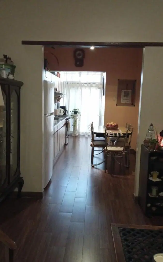 Casa en Alquiler de 5 ambientes en Olivos con Jardín 4