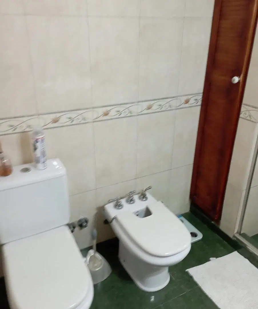 Casa en Alquiler de 5 ambientes en Olivos con Jardín 8