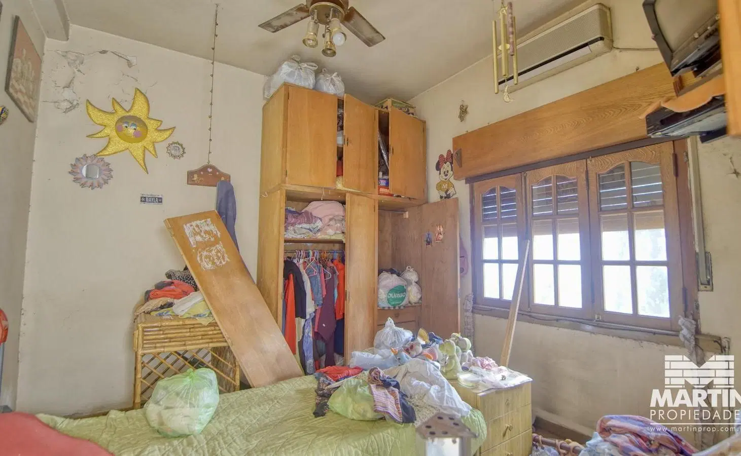 Casa a reciclar de 3 ambientes con cochera y jardín más dpto de 2 ambientes, a 1 cuadra de Paraná. 8
