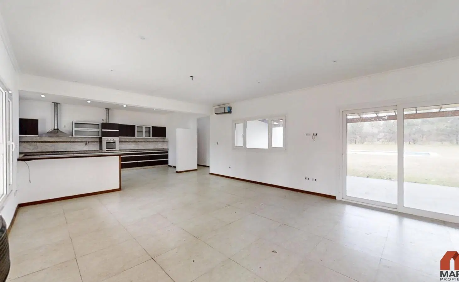Casa Chacra en Venta en El Solar De Capilla con Pileta y Jardín 2