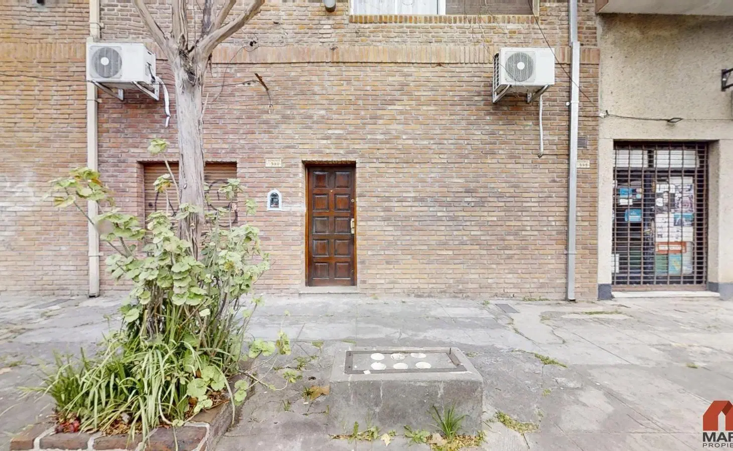 Vivienda de 5 Ambientes y Local Comercial | 300 m² cubiertos | En San Isidro con Patio y Terraza 5