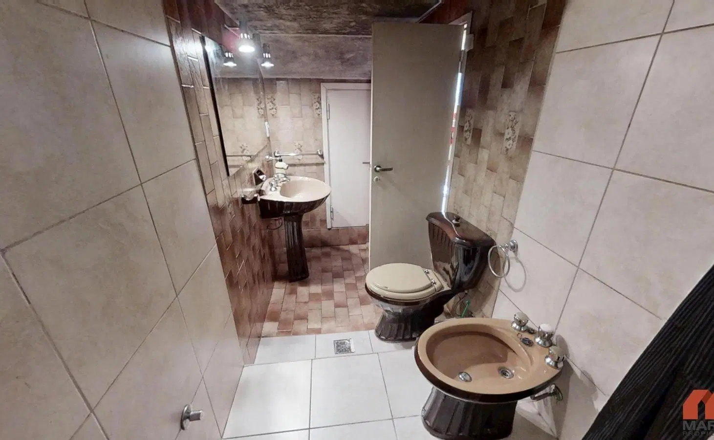 Casa y Departamento de Block de 5 Ambientes en Venta en Olivos con Patio 5