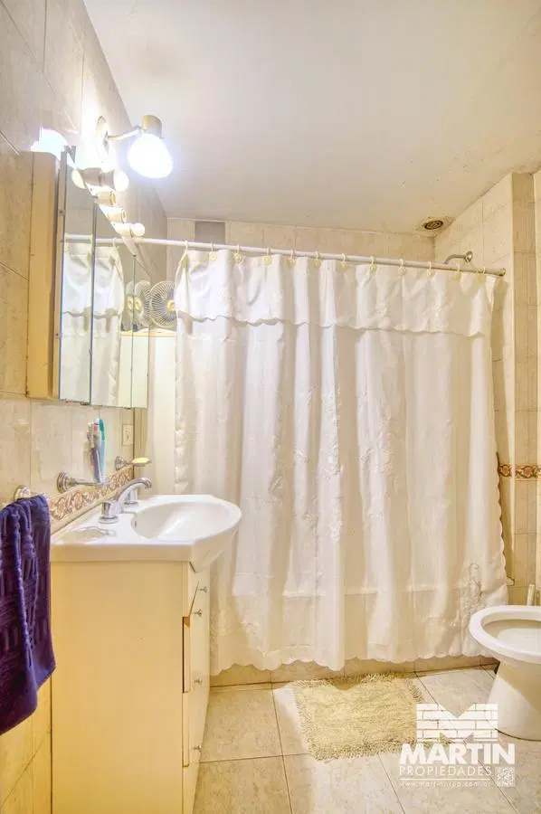 Casa en Venta de 6 Ambientes en Olivos con Cochera, Jardín, Pileta y Terraza 4