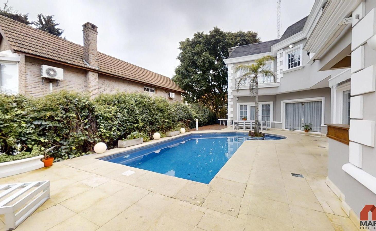 Foto de Casa Chalet en Venta de 7 Ambientes en La Rotonda, Boulogne con Jardín, Pileta y Cochera, imagen 1