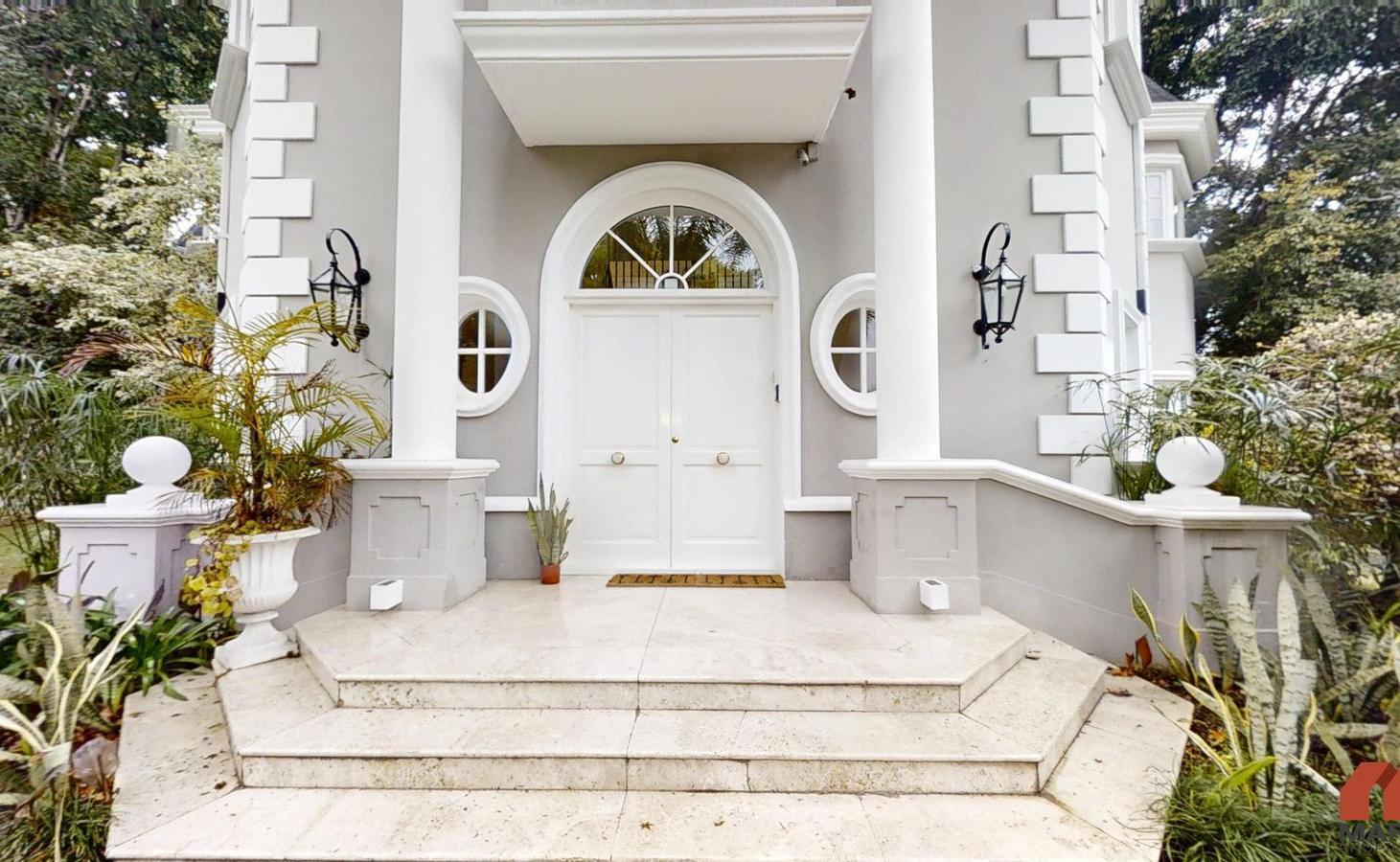 Foto de Casa Chalet en Venta de 7 Ambientes en La Rotonda, Boulogne con Jardín, Pileta y Cochera, imagen 4