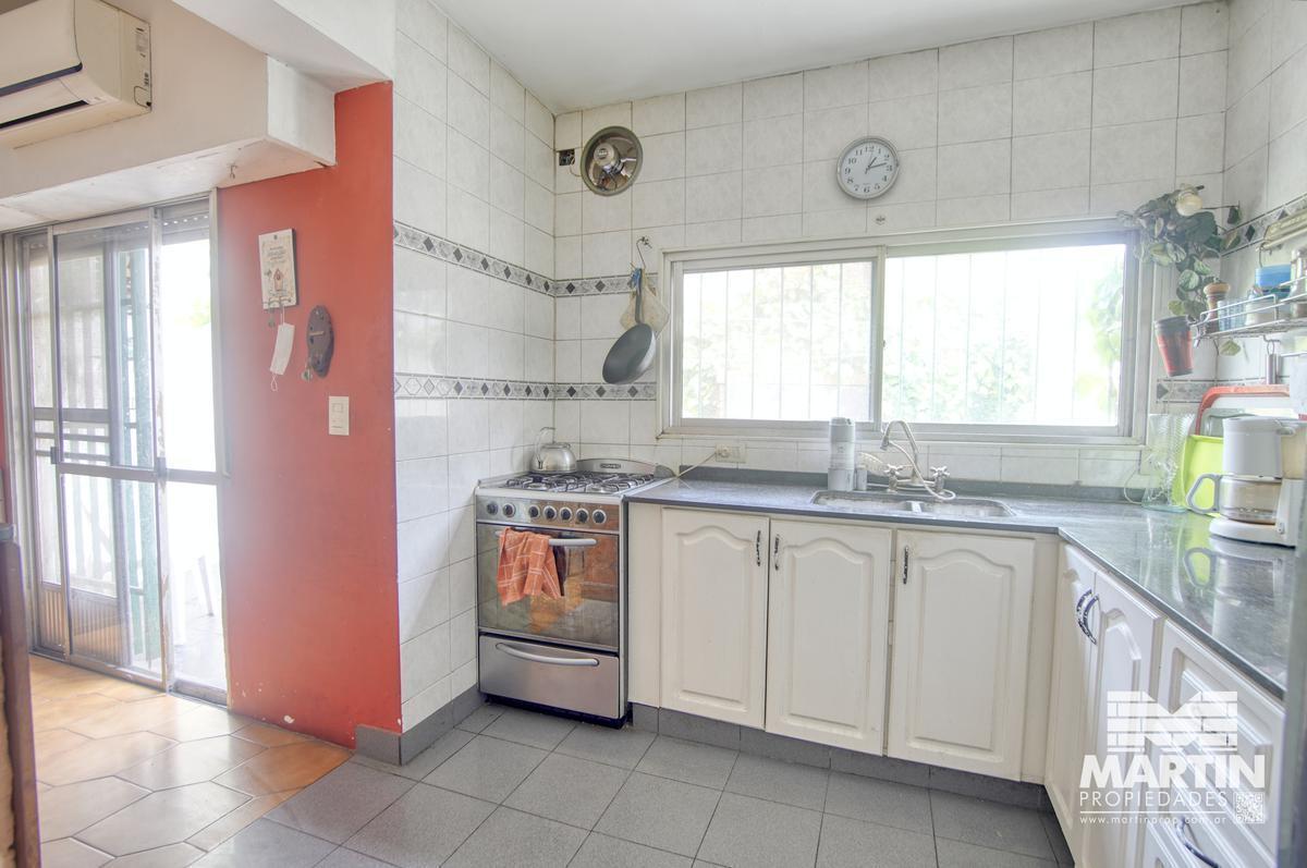 Foto de Casa Chalet en Venta de 4 Ambientes en Carapachay con Patio, imagen 4
