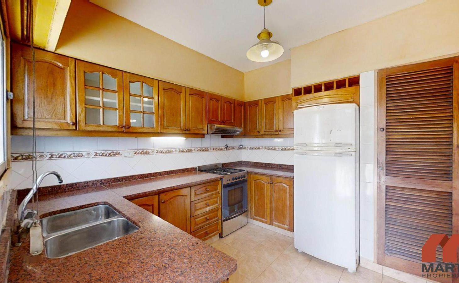 Foto de Casa en alquiler en Martínez 4 ambientes baño y toilette patio quincho cerrado y cochera x 2, imagen 4