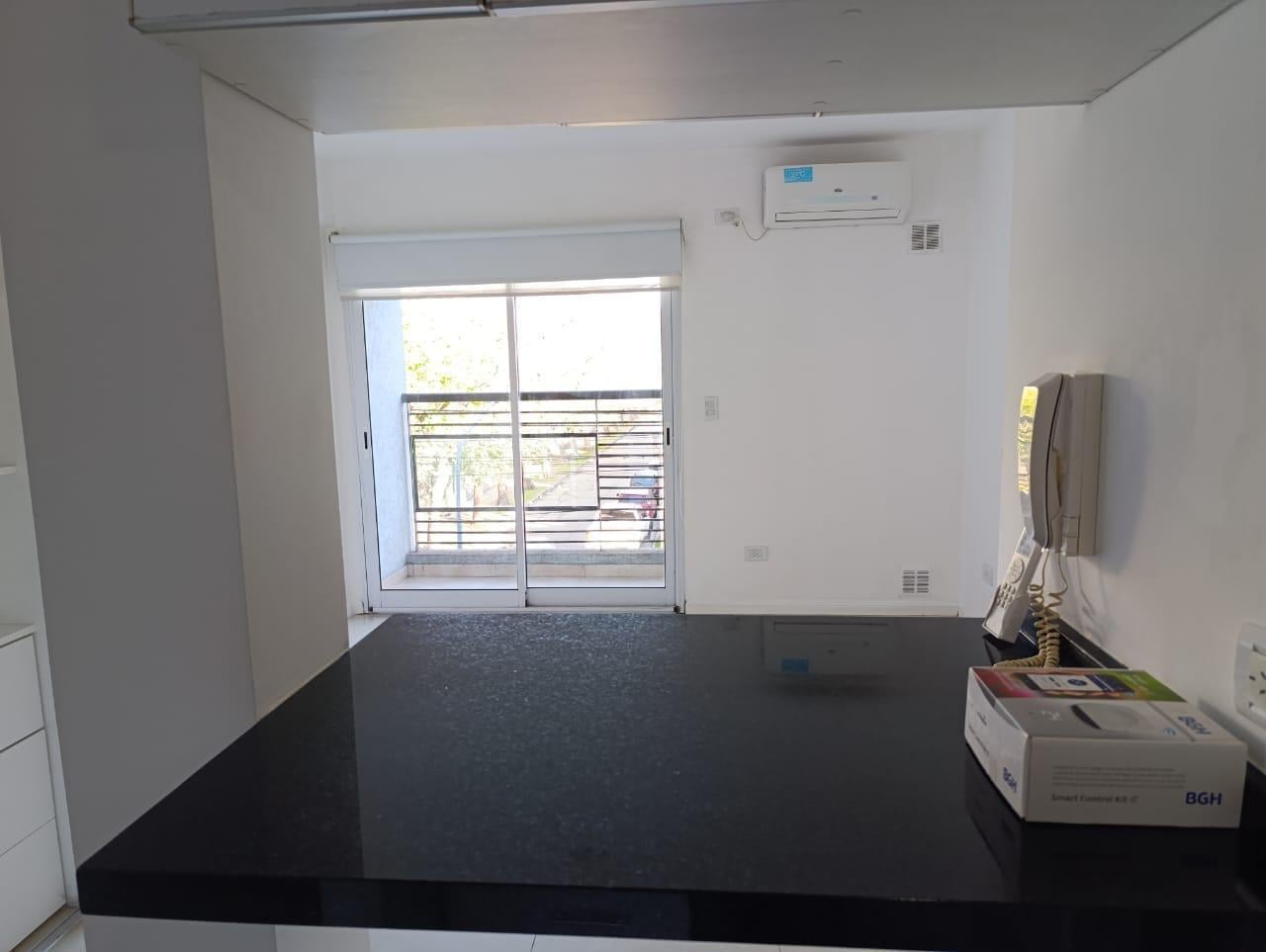 Foto de Departamento Monoambiente en Alquiler en Olivos con Balcon, imagen 1