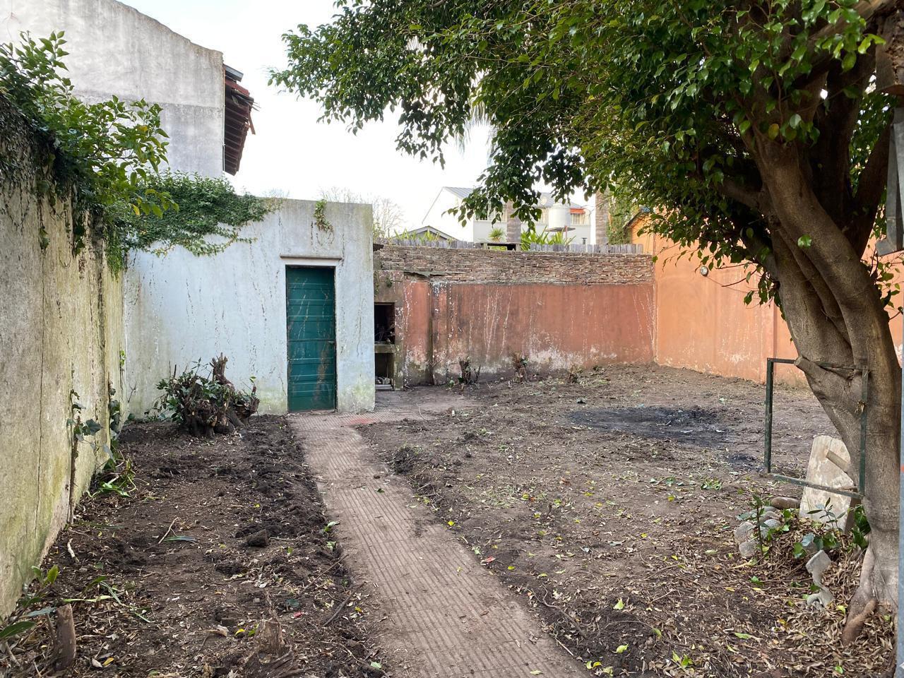 Foto de Casa en Venta en Olivos a reciclar sobre lote propio de 10 x 28 con, imagen 2