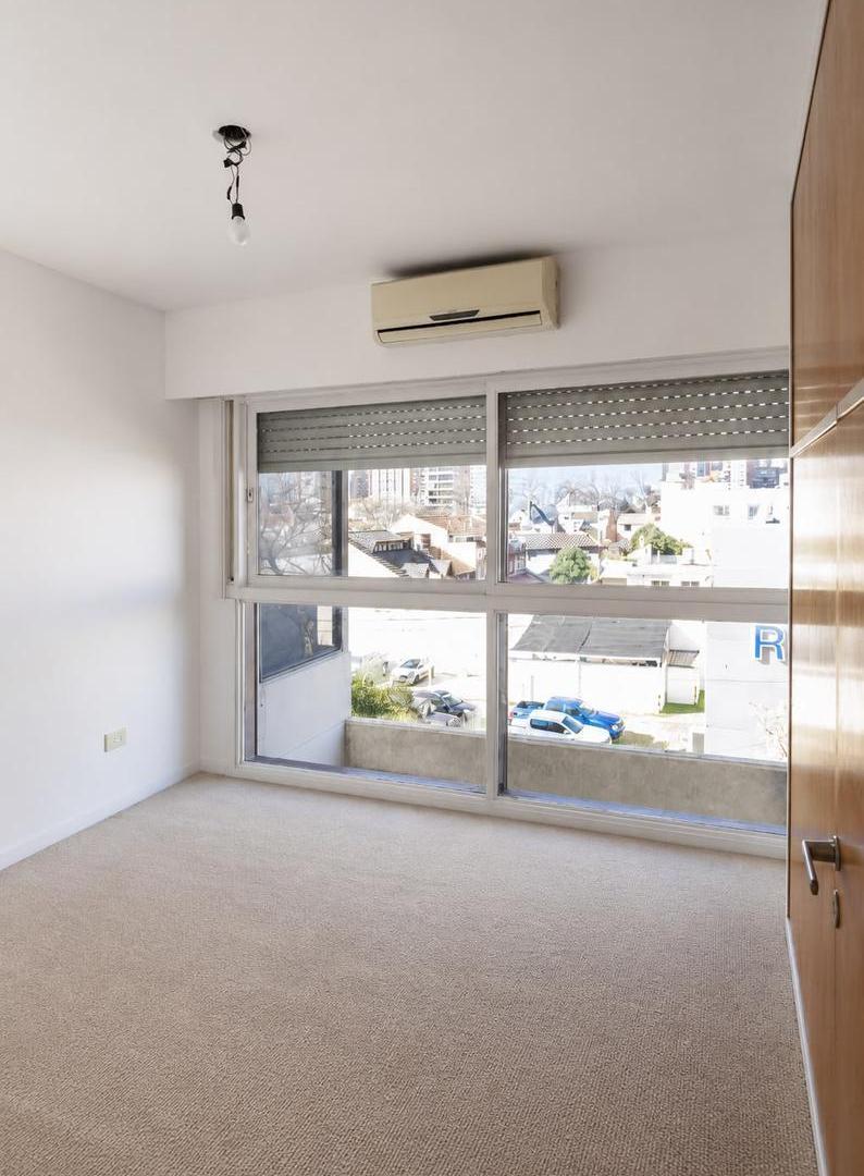 Foto de Departamento en Alquiler de 2 Ambientes con Balcón y Cochera en Martínez, imagen 2