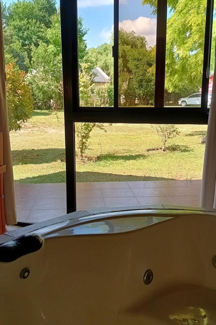 Foto de Complejo Turístico en Venta con 6 Cabañas y Acceso al Río en Los, imagen 5