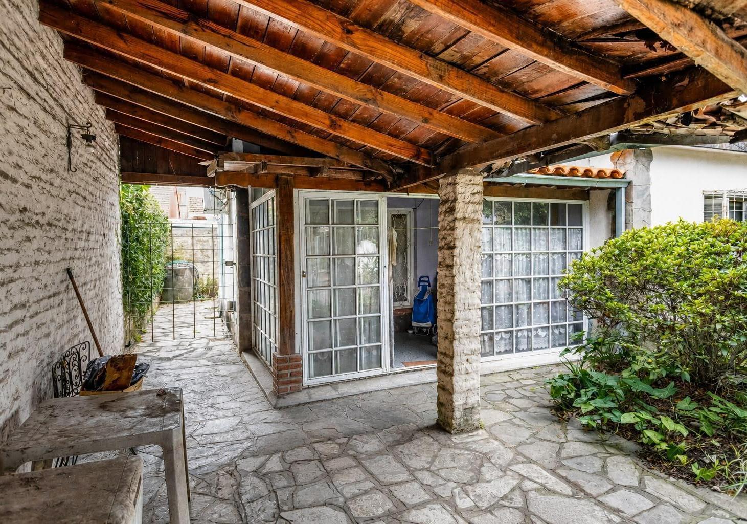 Foto de Casa en Venta de 3 Ambientes en Martinez en lote propio con posibilidad, imagen 2