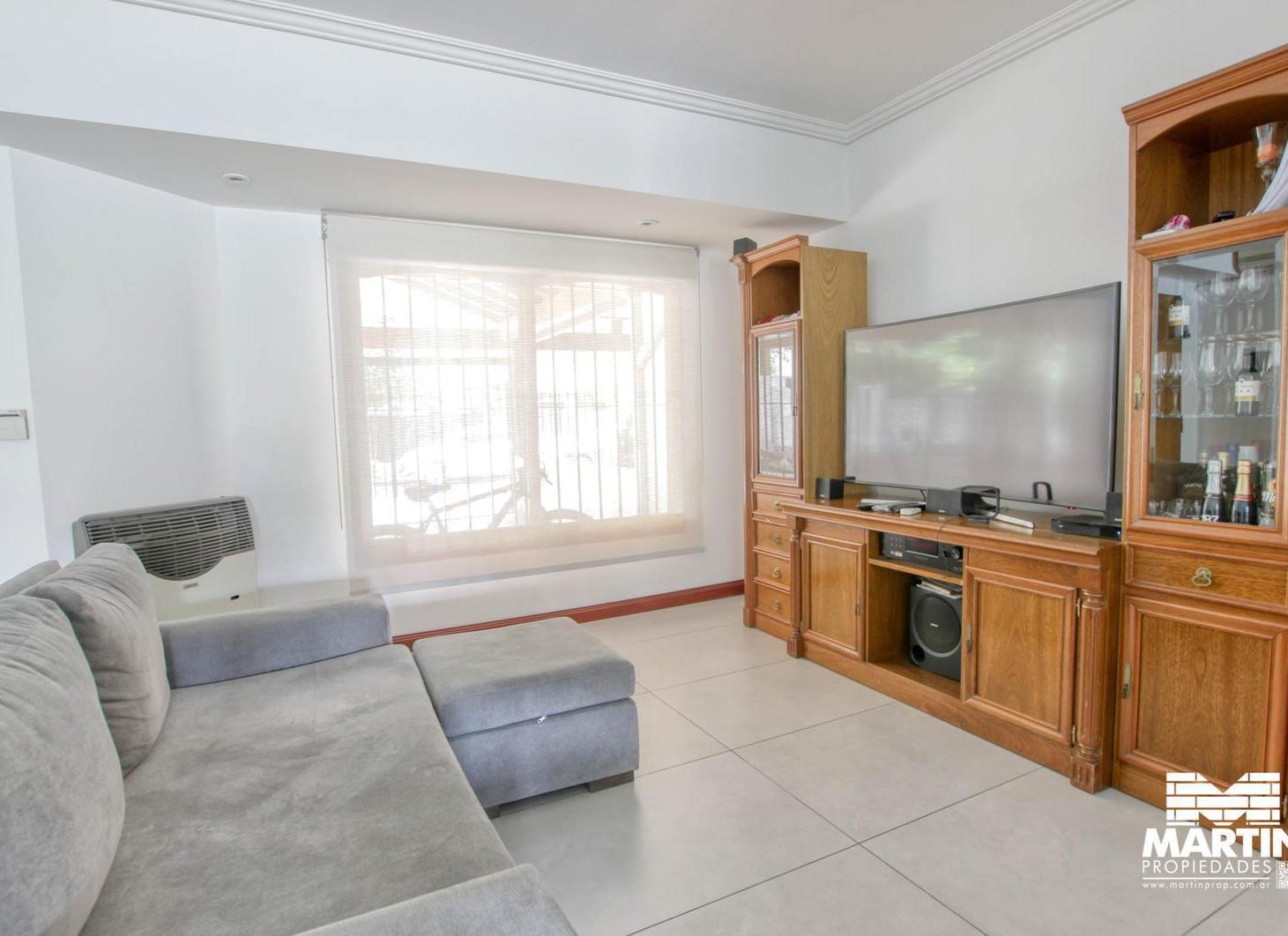 Foto de Casa Dúplex en Venta de 5 ambientes con Playroom, Jardin, Pileta, imagen 3