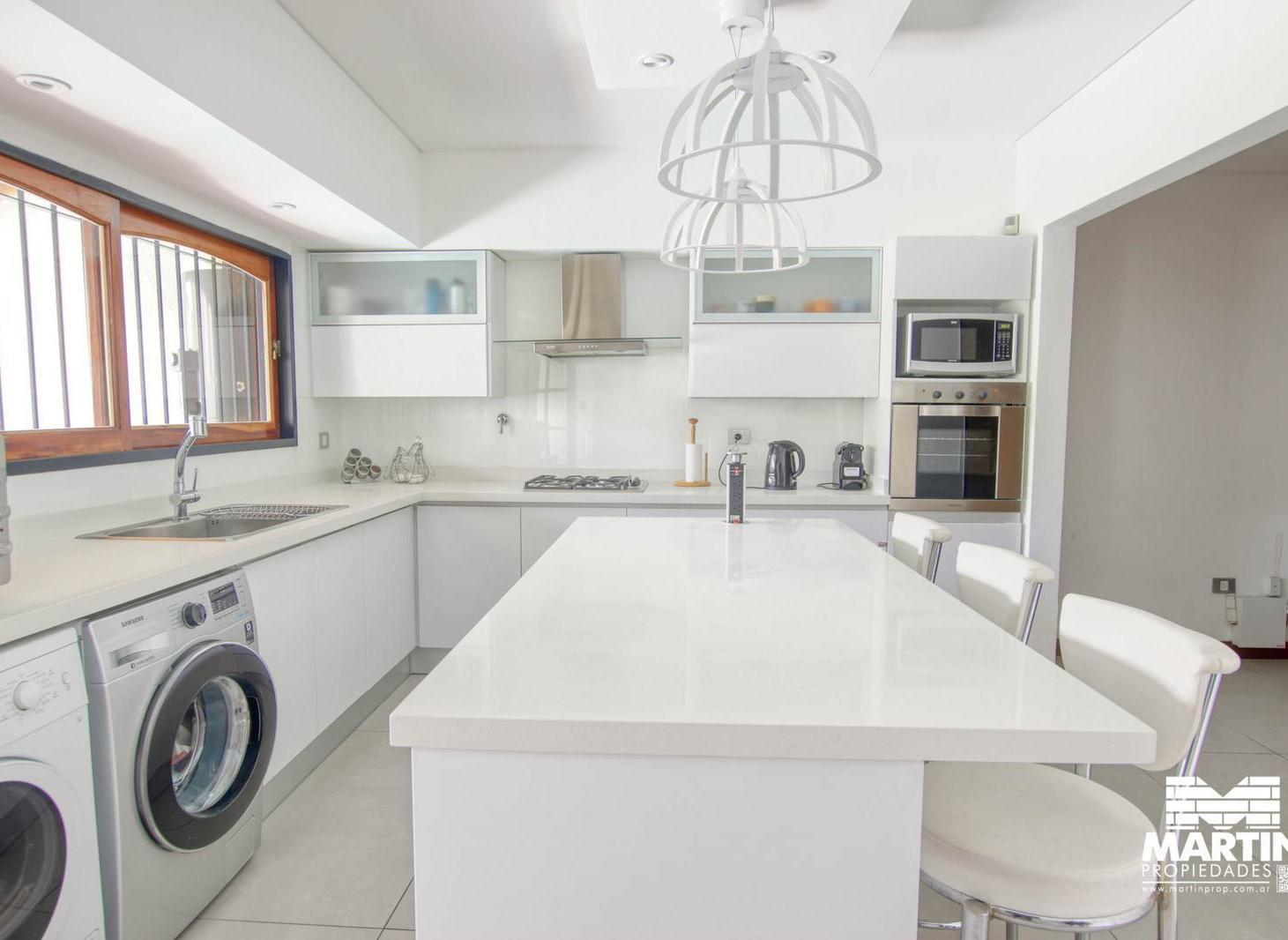Foto de Casa Dúplex en Venta de 5 ambientes con Playroom, Jardin, Pileta, imagen 5