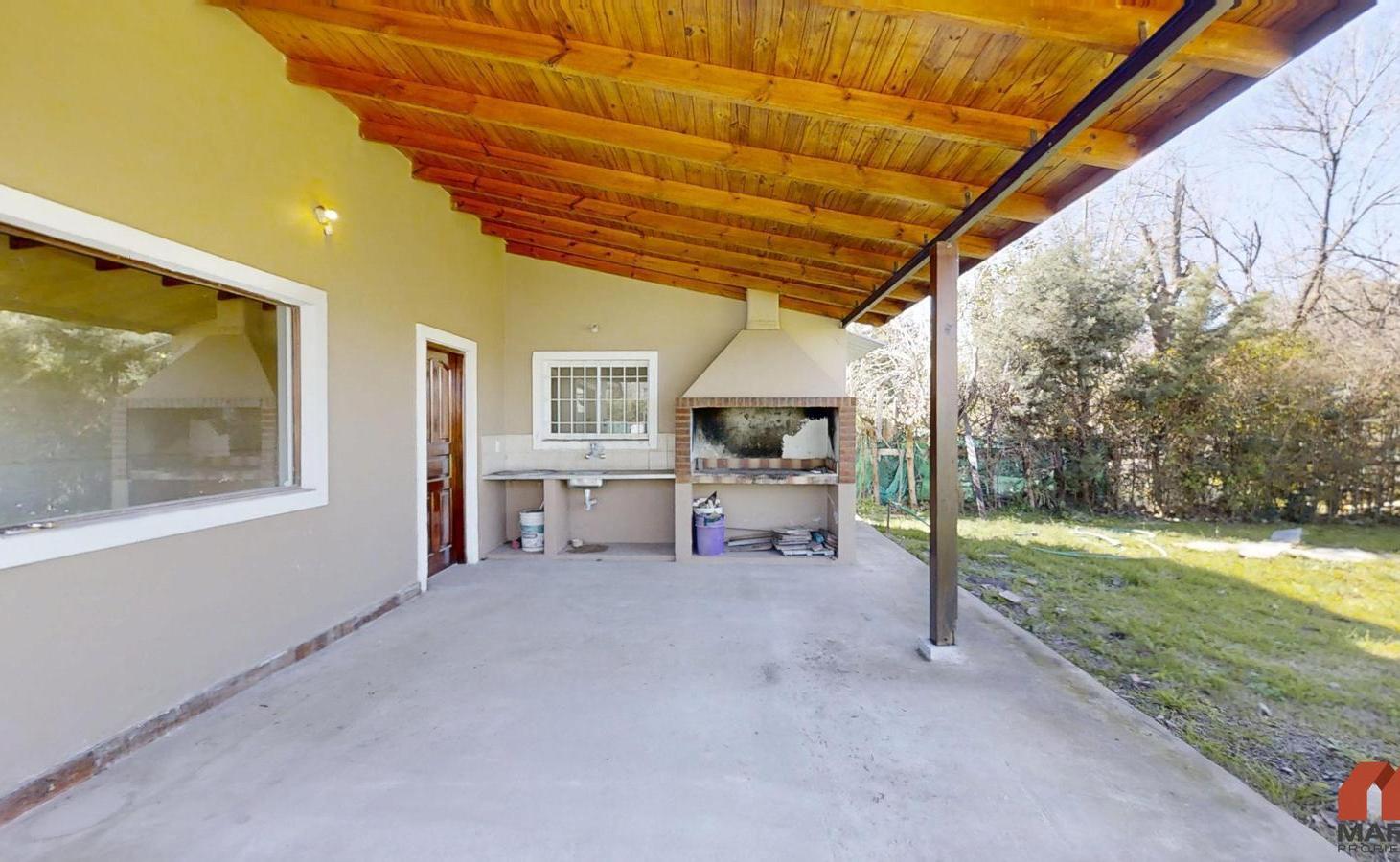 Foto de Casa en Venta de 3 Ambientes en Villa Rosa con Jardín, imagen 1