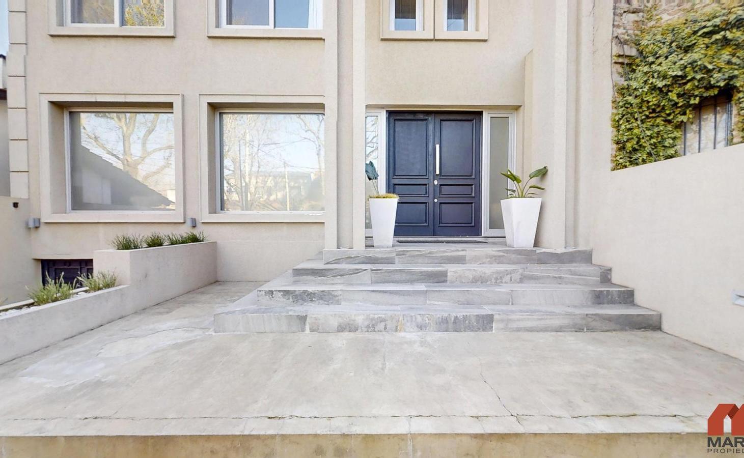 Foto de Casa en Venta de 6 Ambientes en Beccar con Jardín y Pileta, imagen 1