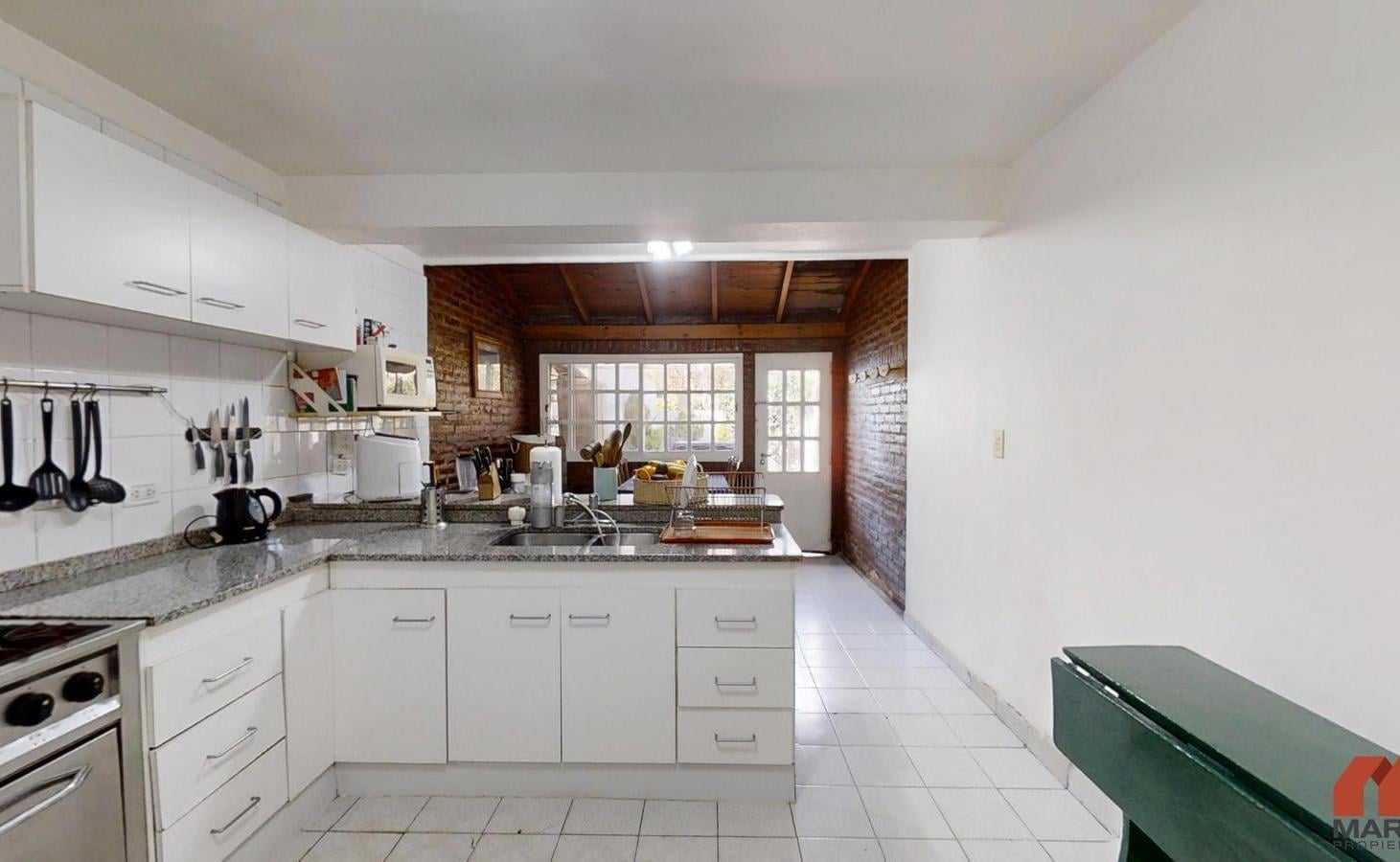 Foto de Casa Duplex de 5 Ambientes en Olivos con Cochera, Jardin y Pileta, imagen 3