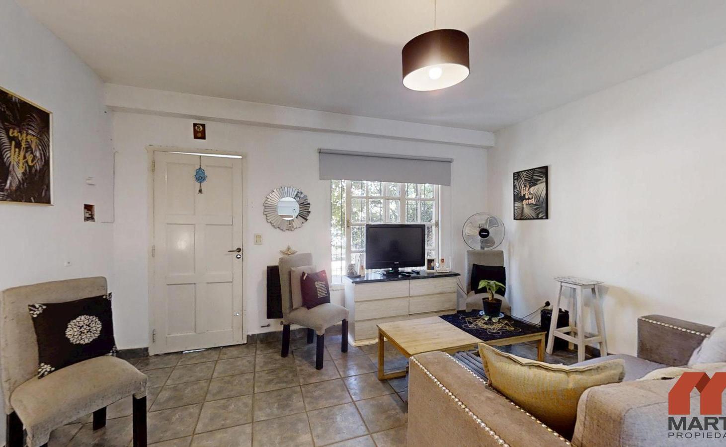 Foto de Duplex en venta en Beccar 4 ambientes baño y toilette jardín con, imagen 2