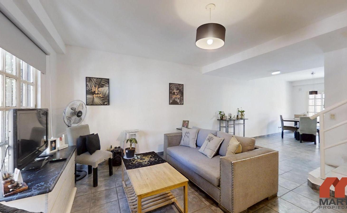 Foto de Duplex en venta en Beccar 4 ambientes baño y toilette jardín con, imagen 1