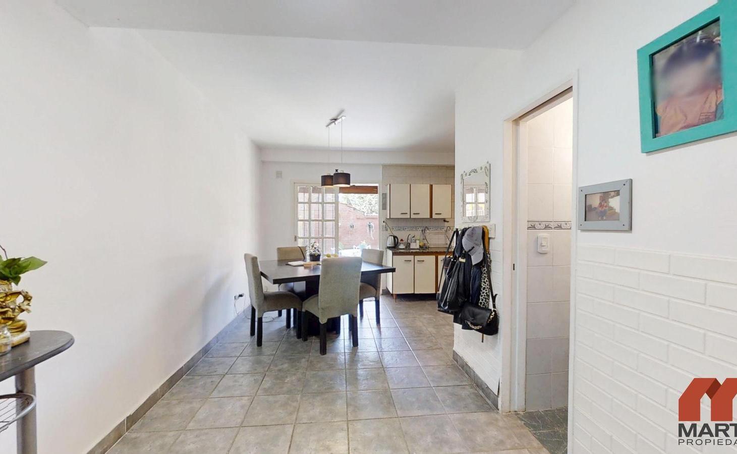 Foto de Duplex en venta en Beccar 4 ambientes baño y toilette jardín con, imagen 3