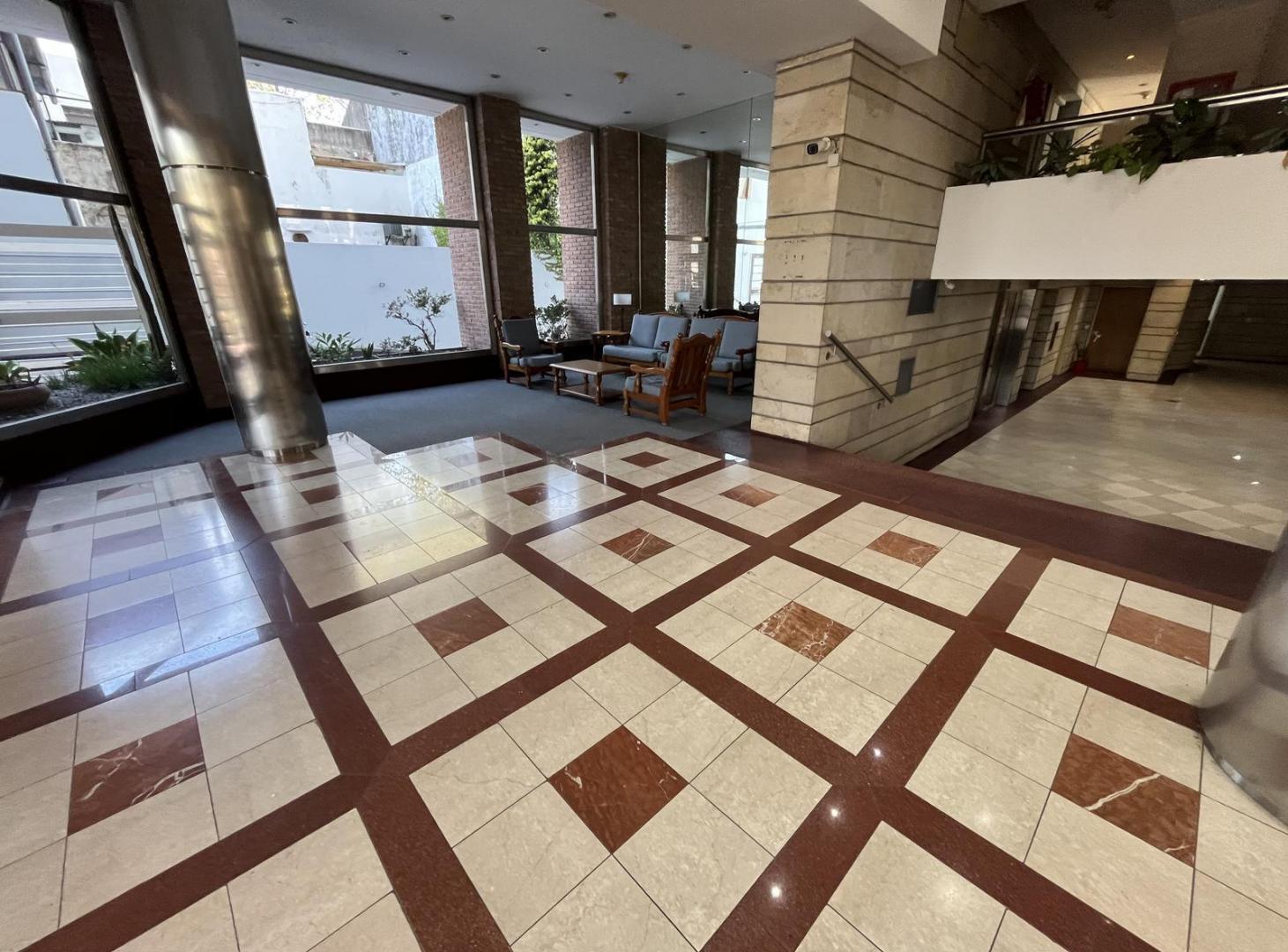 Foto de Piso 12 hermosas vistas!! 3amb 2bños Balcón tza coch todos los amenities, imagen 2