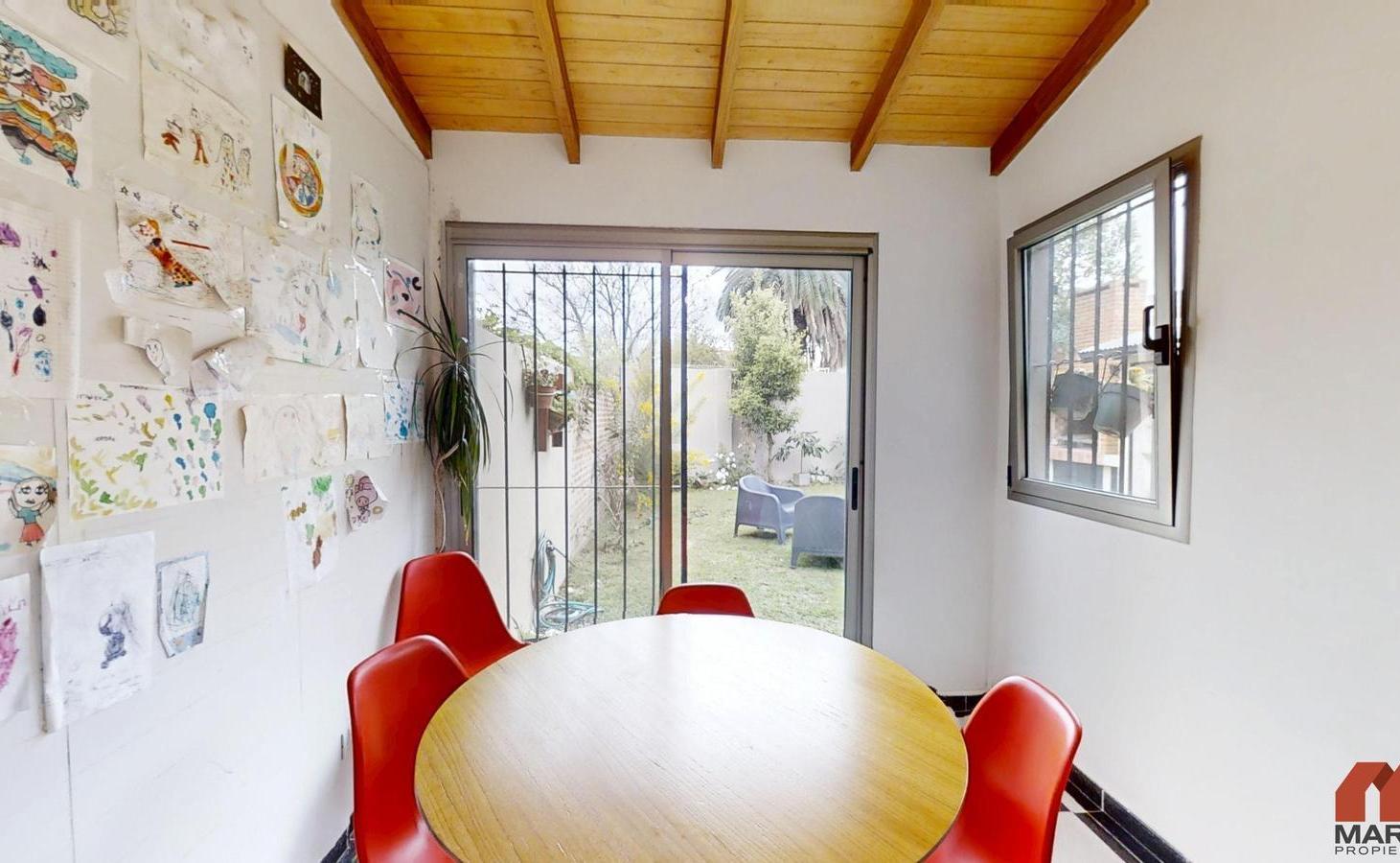 Foto de Casa en Venta de 4 Ambientes en Olivos con Jardín y Escritorio, imagen 3
