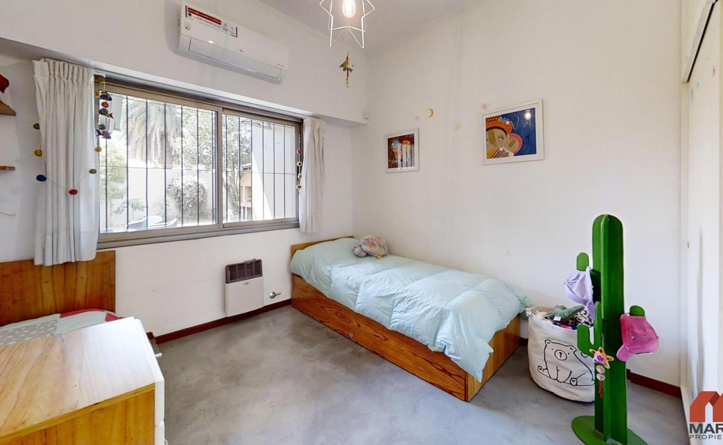 Foto de Casa en Venta de 4 Ambientes en Olivos con Jardín y Escritorio, imagen 2